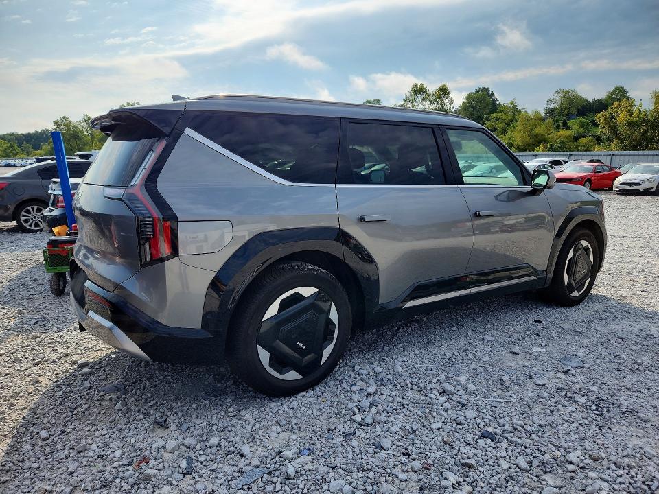 Photo 3 from auction – 2024 KIA EV9 with VIN KNDADFS53R6037512