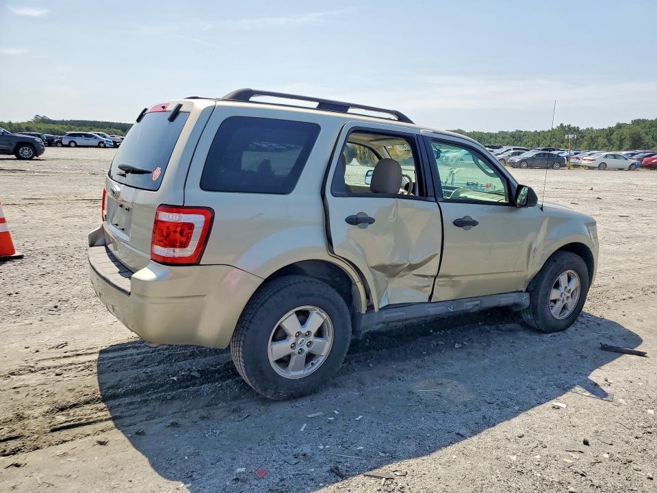 Photo 3 from auction – 2011 FORD ESCAPE with VIN 1FMCU0D7XBKC40474