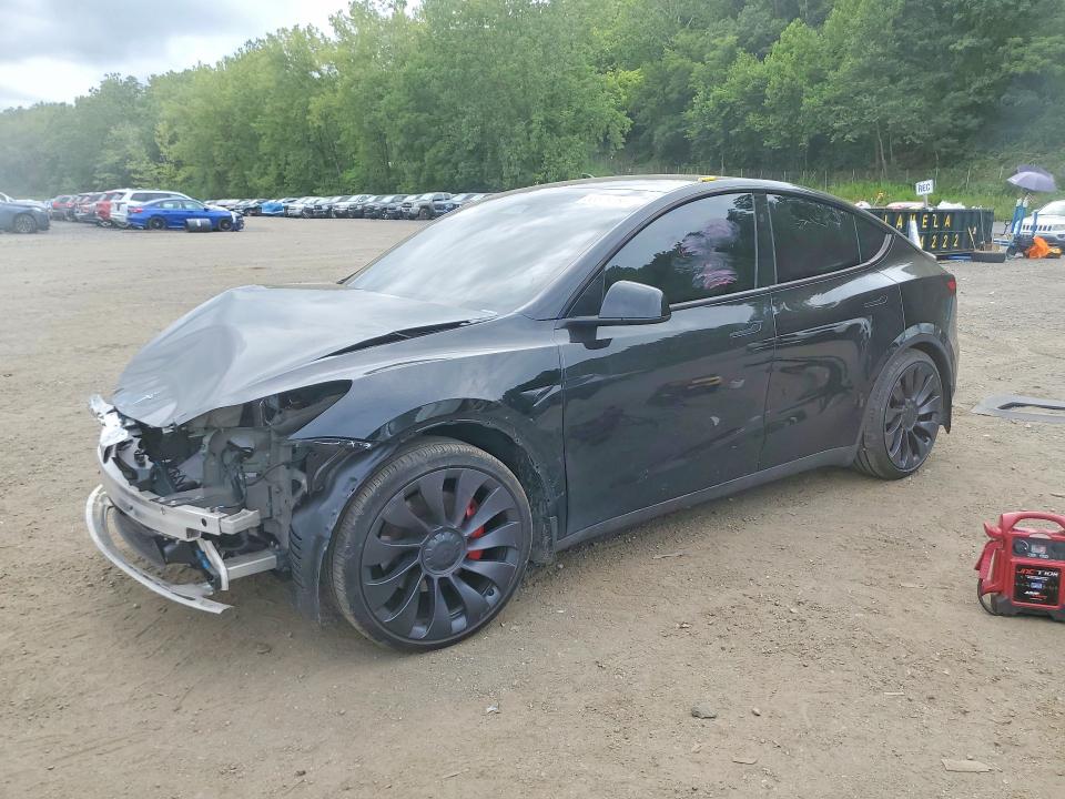 TESLA MODEL Y 2024 with VIN 7SAYGDEF4RA269099 - Photo from auction