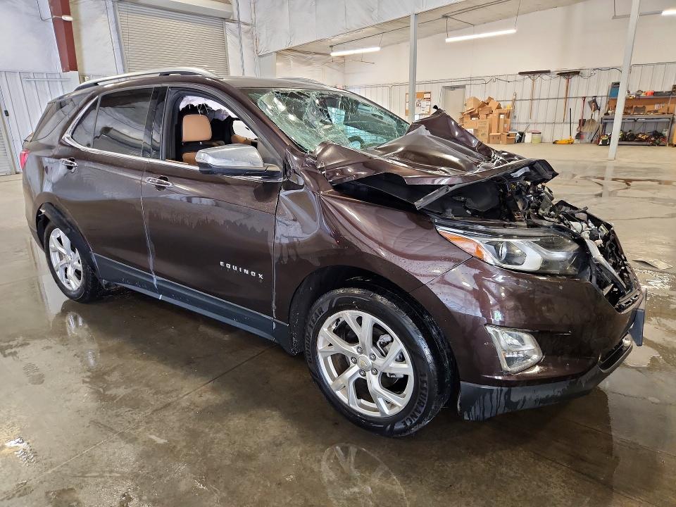 Photo 4 from auction – 2020 CHEVROLET EQUINOX with VIN 2GNAXXEV3L6135618