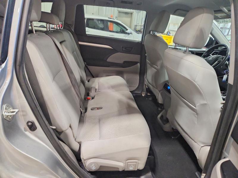 Photo 11 from auction – 2018 TOYOTA HIGHLANDER with VIN 5TDBZRFHXJS908633