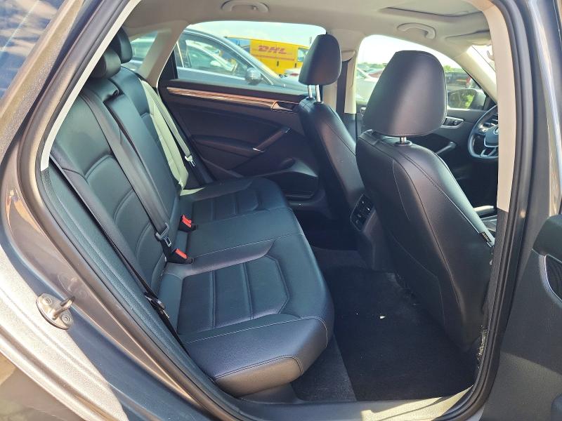 Photo 10 from auction – 2017 VOLKSWAGEN PASSAT with VIN 1VWBT7A37HC031156