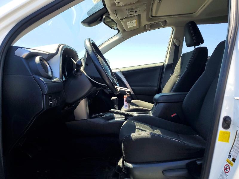 Photo 7 from auction – 2017 TOYOTA RAV4 with VIN JTMWFREV1HD093729