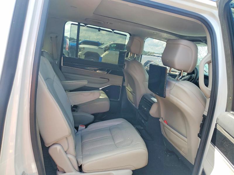 Photo 10 from auction – 2022 JEEP WAGONEER with VIN 1C4SJVDT6NS153257