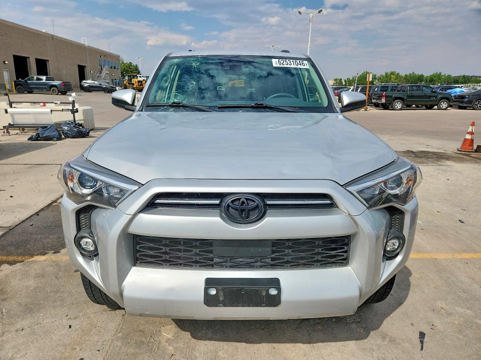Photo 5 from auction – 2022 TOYOTA 4RUNNER with VIN JTEMU5JR7N6042391