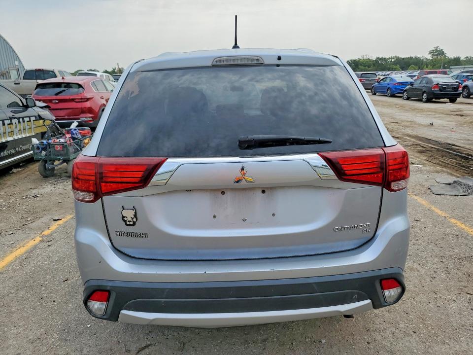 Zdjęcie 6 z aukcji – 2016 MITSUBISHI OUTLANDER z VIN JA4AD3A35GZ003656