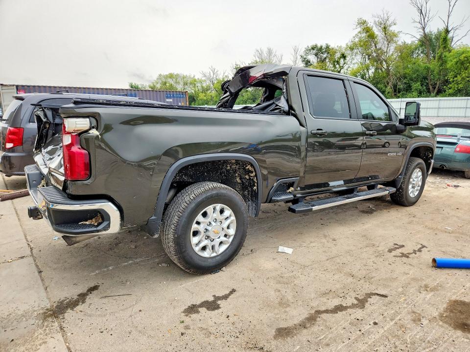 Photo 3 from auction – 2022 CHEVROLET SILVERADO with VIN 1GC4YNE76NF259321