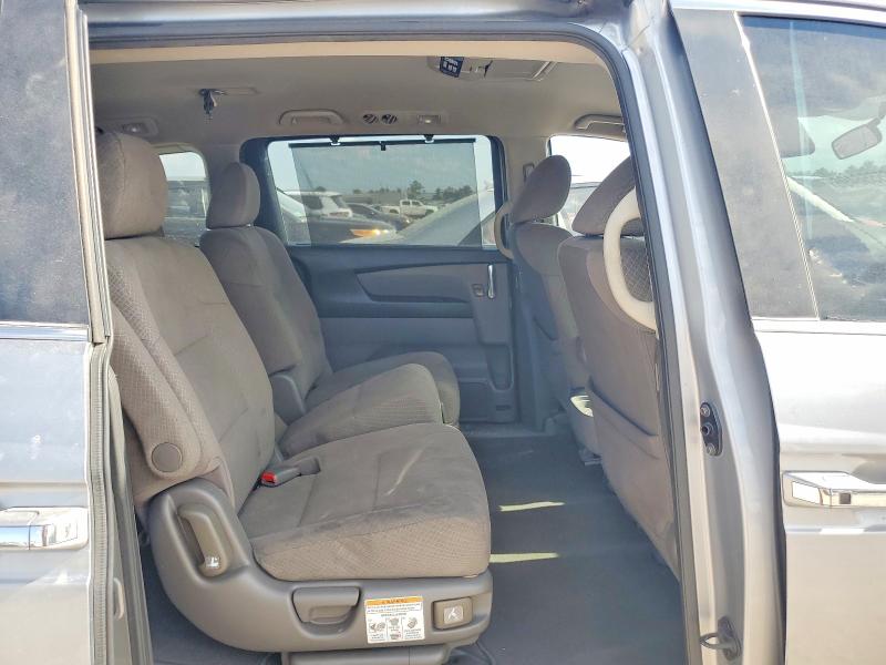 Photo 11 from auction – 2016 HONDA ODYSSEY with VIN 5FNRL5H38GB045449