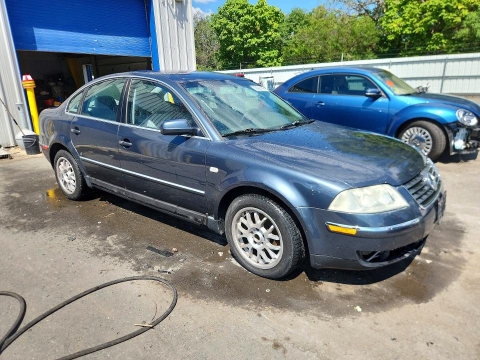 Photo 4 from auction – 2004 VOLKSWAGEN PASSAT with VIN WVWMD63B04E077630