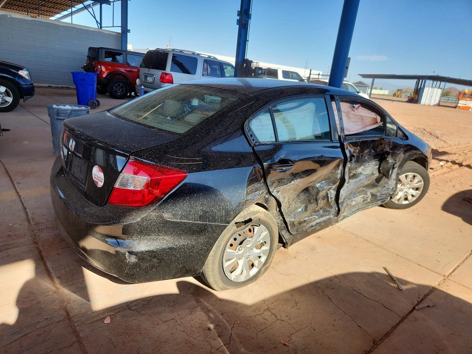 Photo 3 from auction – 2012 HONDA CIVIC with VIN 19XFB2F57CE093839