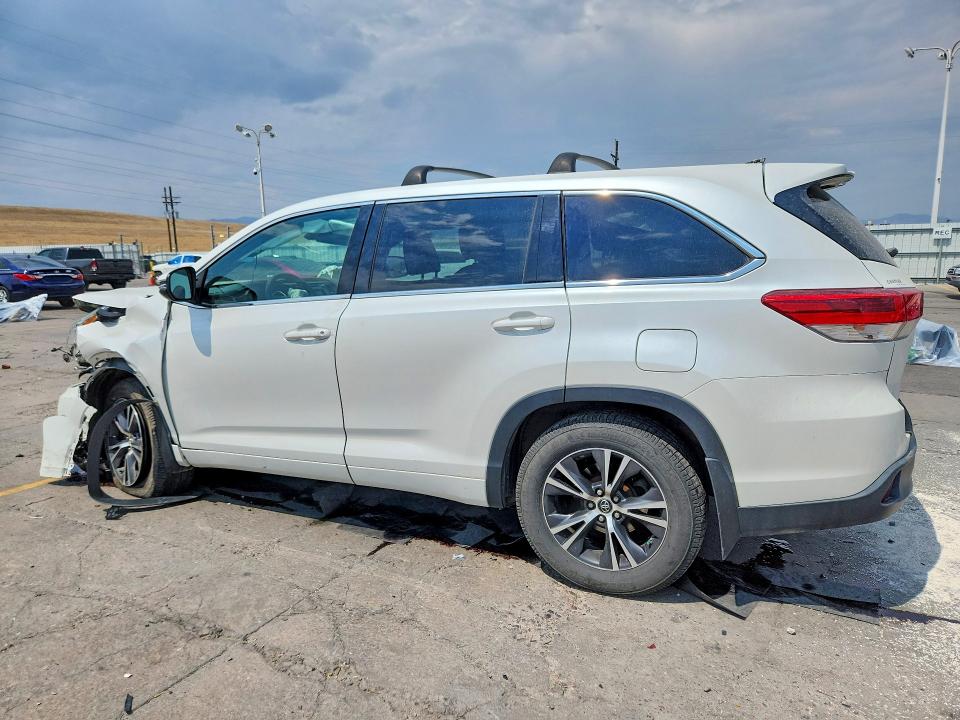 Photo 2 from auction – 2018 TOYOTA HIGHLANDER with VIN 5TDBZRFH8JS800494