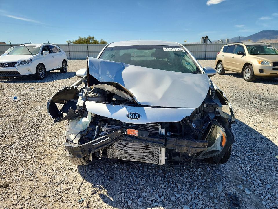 Photo 5 from auction – 2017 KIA RIO with VIN KNADM4A38H6021531