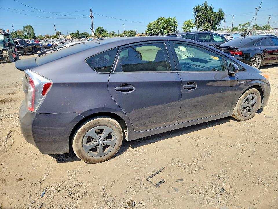 Photo 3 from auction – 2014 TOYOTA PRIUS with VIN JTDKN3DUXE1764688