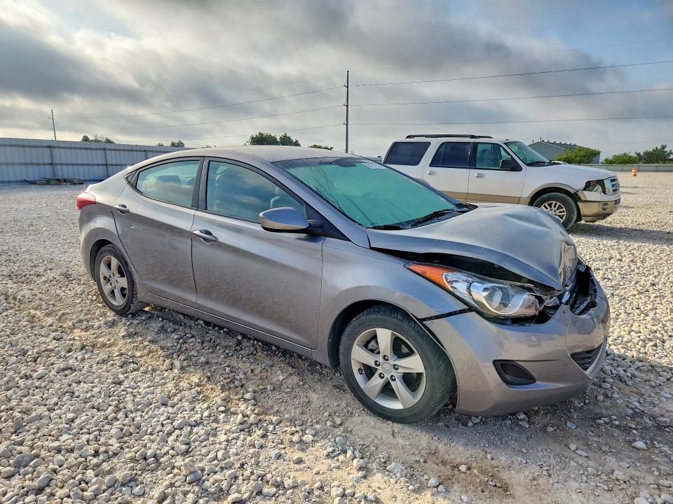 Photo 4 from auction – 2011 HYUNDAI ELANTRA with VIN KMHDH4AE8BU131812