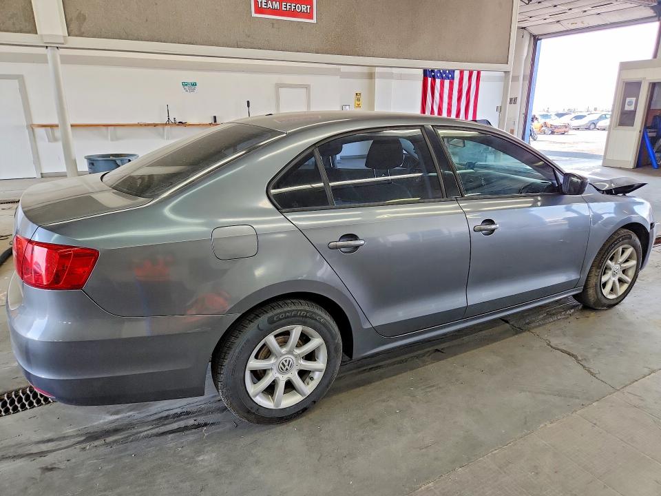 Photo 3 from auction – 2011 VOLKSWAGEN JETTA with VIN 3VW2K7AJ8BM400565