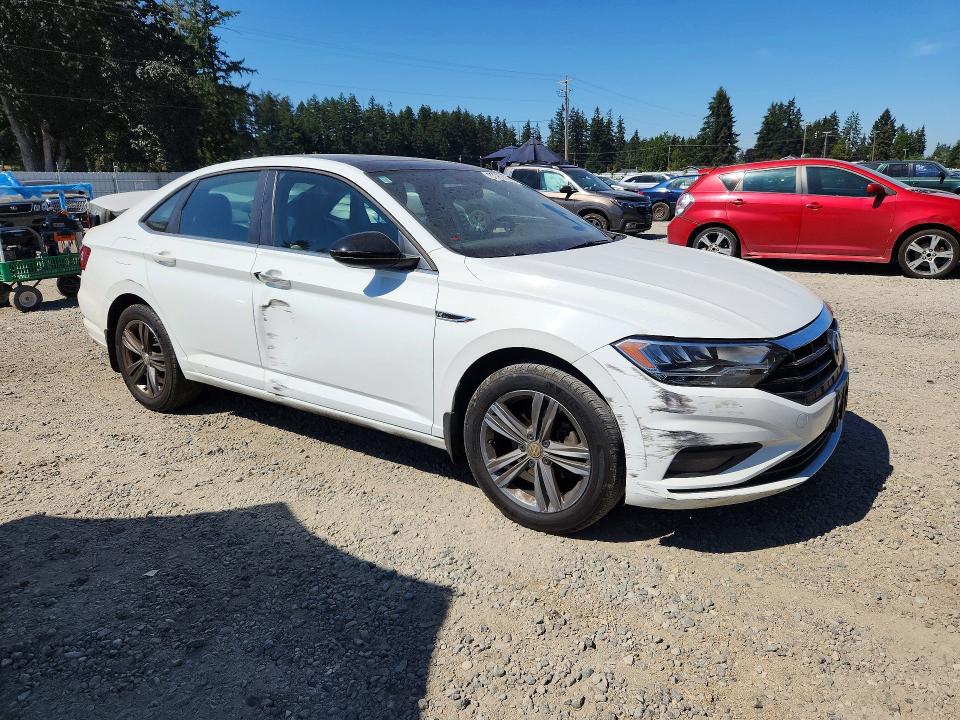 Photo 4 from auction – 2019 VOLKSWAGEN JETTA with VIN 3VWC57BU7KM137098