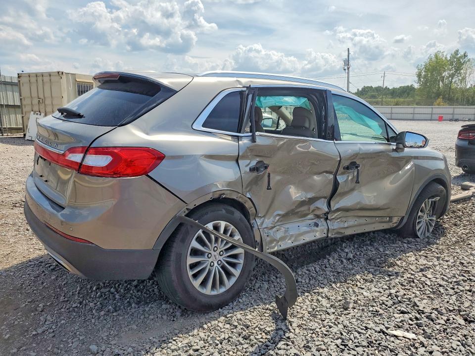 Photo 3 from auction – 2017 LINCOLN MKX with VIN 2LMPJ6KRXHBL10841