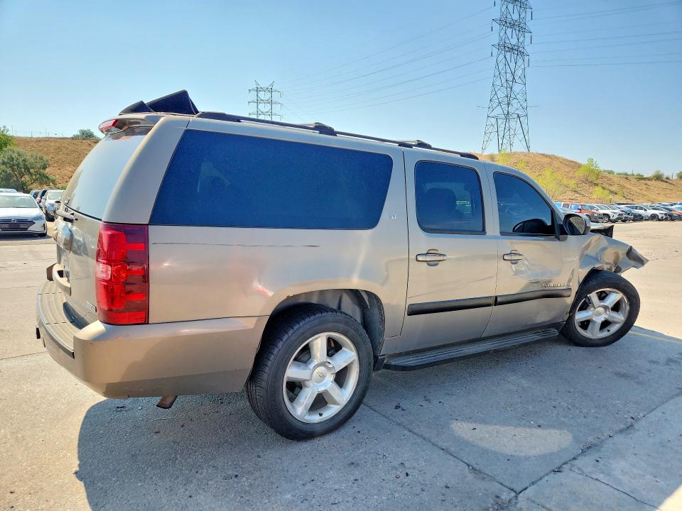 Photo 3 from auction – 2007 CHEVROLET SUBURBAN with VIN 1GNFK16357J221231