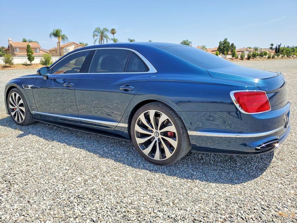 Photo 2 from auction – 2022 BENTLEY FLYING SPUR with VIN SCBBB6ZG2NC092629