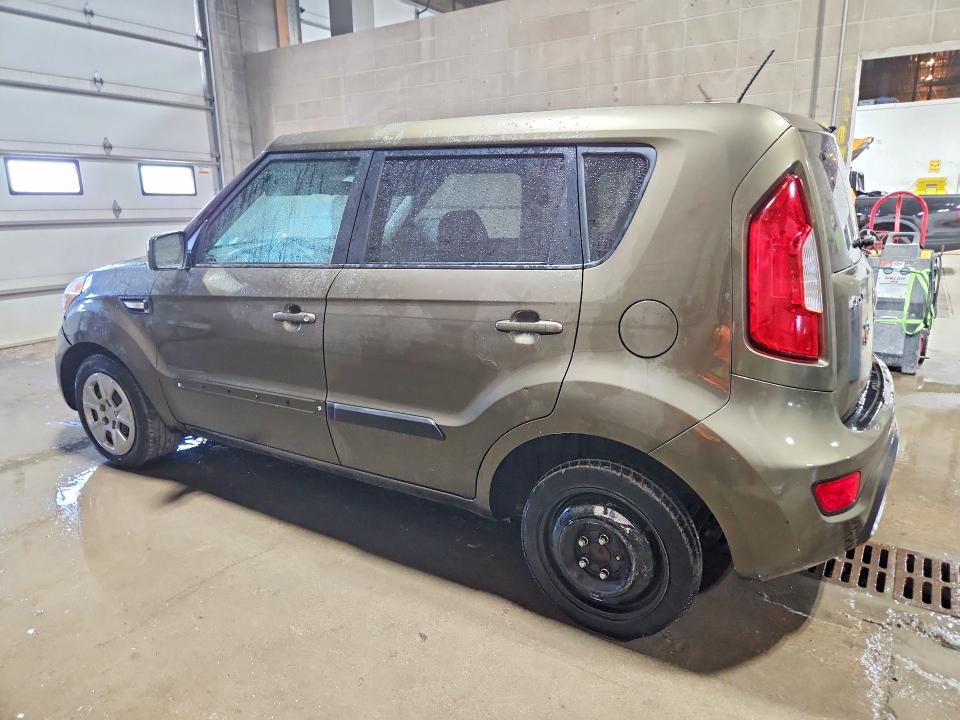 Photo 2 from auction – 2013 KIA SOUL with VIN KNDJT2A53D7490089