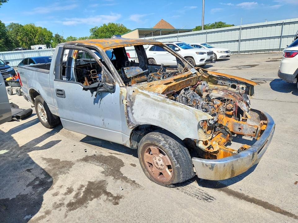 Photo 4 from auction – 2006 FORD F150 with VIN 1FTRX12W56FB20957