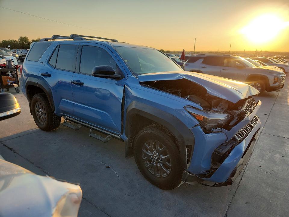 Foto 4 de la subasta – 2025 TOYOTA 4RUNNER con VIN JTEVA5AR9S5001971