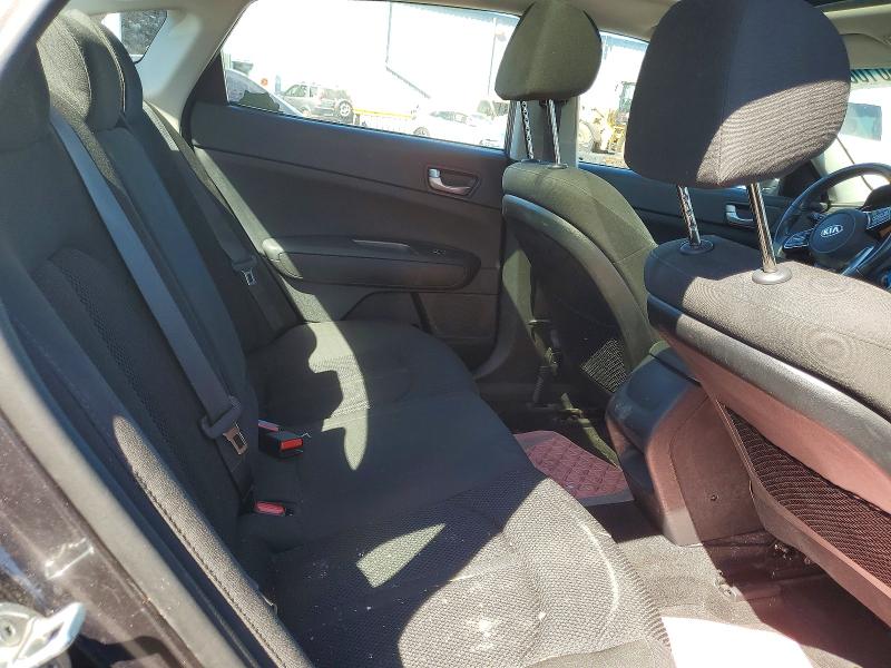 Photo 10 from auction – 2019 KIA OPTIMA with VIN 5XXGT4L35KG299943
