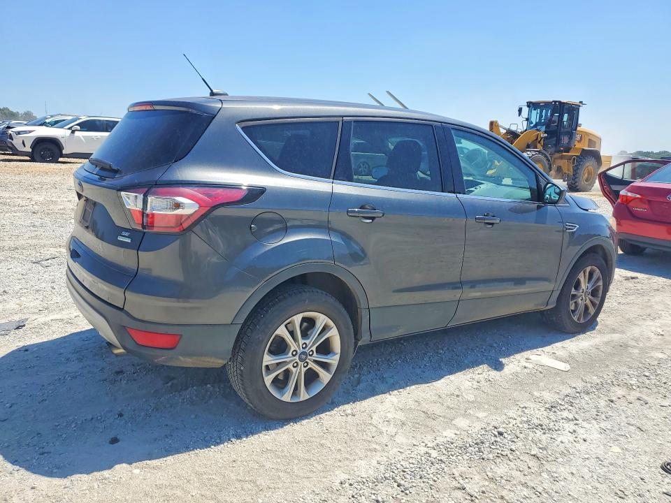 Photo 3 from auction – 2017 FORD ESCAPE with VIN 1FMCU0GD9HUE05512