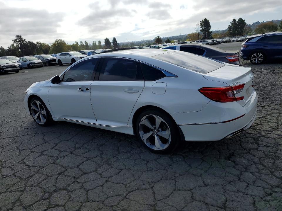 Photo 2 from auction – 2018 HONDA ACCORD with VIN 1HGCV2F62JA037974