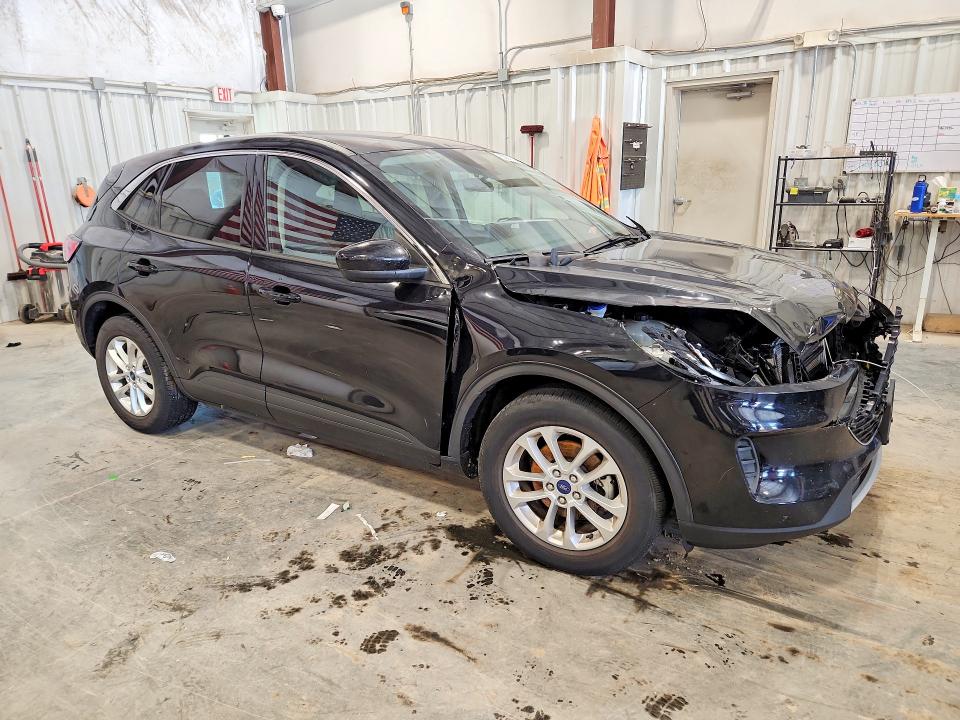 Photo 4 from auction – 2020 FORD ESCAPE with VIN 1FMCU0G6XLUA96174