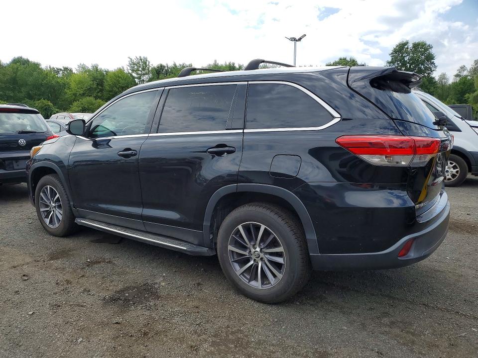 Photo 2 from auction – 2019 TOYOTA HIGHLANDER with VIN 5TDKZRFH1KS554471