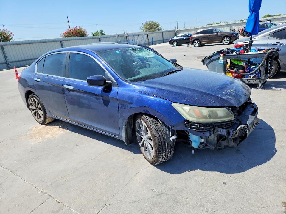 Photo 4 from auction – 2015 HONDA ACCORD with VIN 1HGCR2F5XFA016373