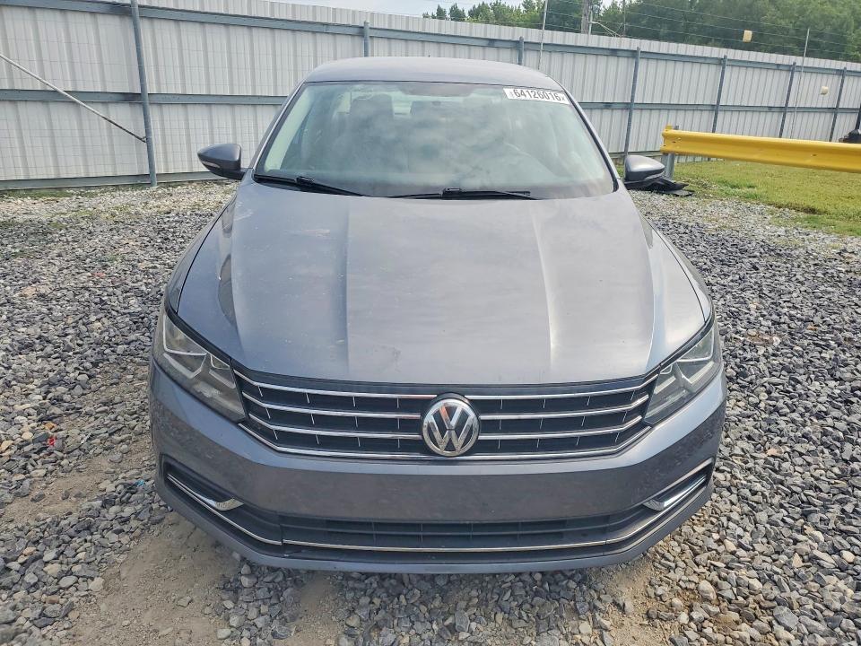 Photo 5 from auction – 2017 VOLKSWAGEN PASSAT with VIN 1VWAT7A35HC024492