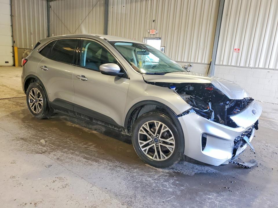 Photo 4 from auction – 2022 FORD ESCAPE with VIN 1FMCU9H66NUA57281