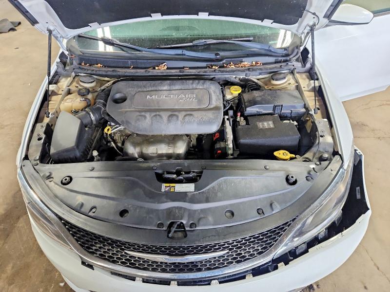 Photo 11 from auction – 2016 CHRYSLER 200 with VIN 1C3CCCAB1GN113110