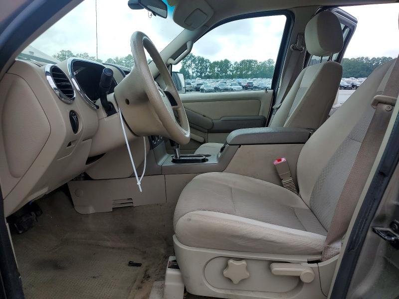 Photo 7 from auction – 2006 FORD EXPLORER with VIN 1FMEU72E86UB03854