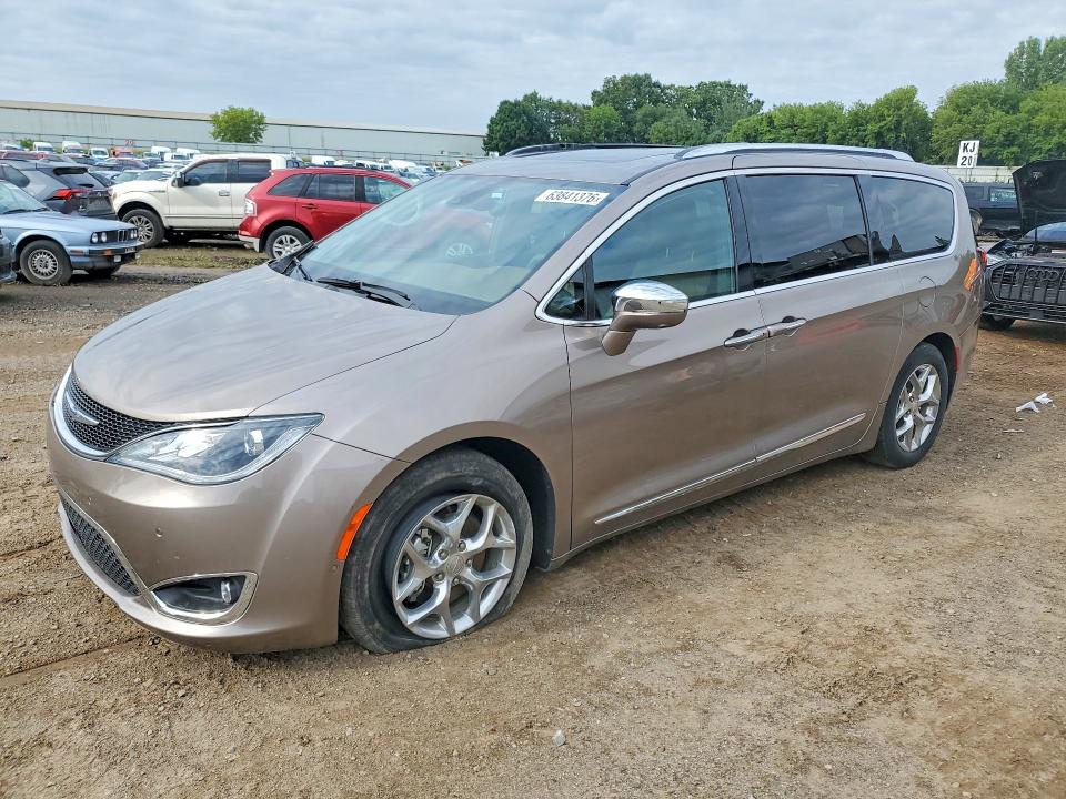 CHRYSLER PACIFICA 2017 with VIN 2C4RC1GG3HR747889 - Photo from auction
