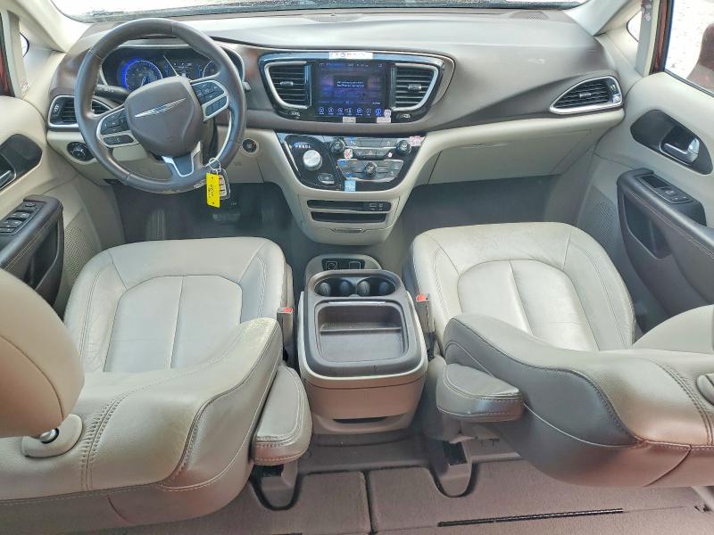Photo 8 from auction – 2017 CHRYSLER PACIFICA with VIN 2C4RC1BG6HR534068