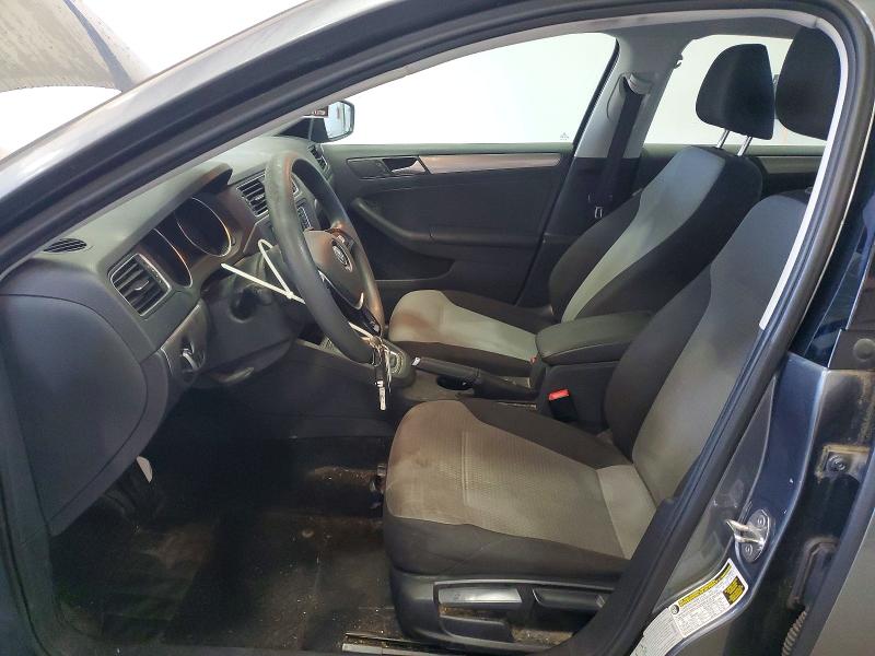 Photo 7 from auction – 2017 VOLKSWAGEN JETTA with VIN 3VW2B7AJ4HM329423