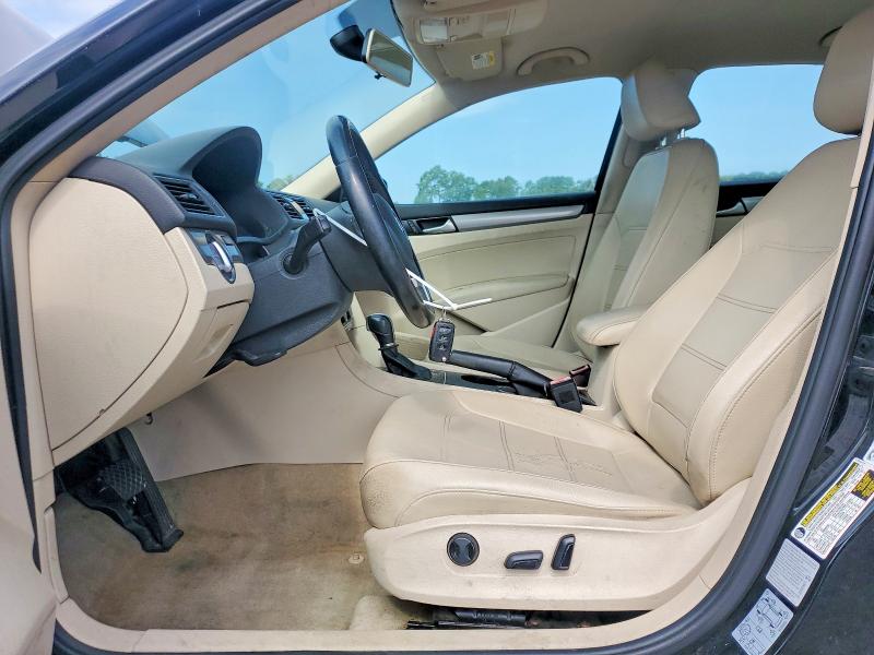 Photo 7 from auction – 2015 VOLKSWAGEN PASSAT with VIN 1VWAT7A31FC117197