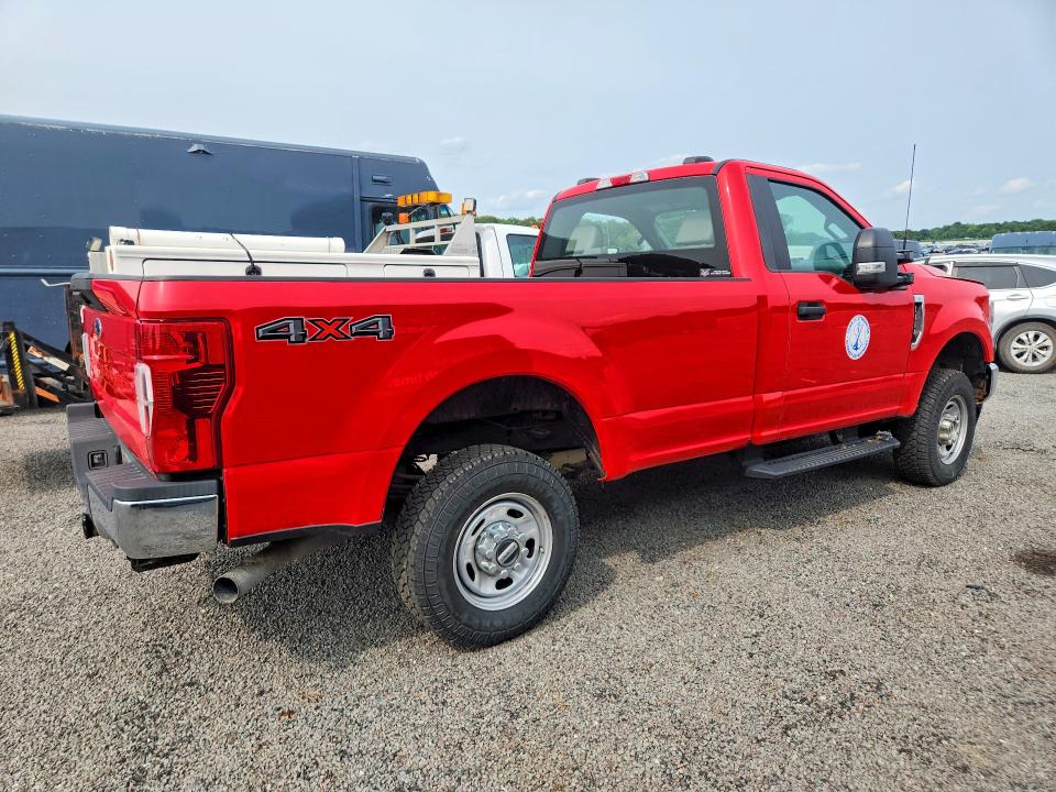 Photo 3 from auction – 2022 FORD F350 with VIN 1FTRF3B61NEF37396