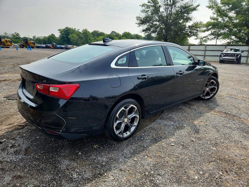 Photo 3 from auction – 2023 CHEVROLET MALIBU with VIN 1G1ZD5ST8PF205887
