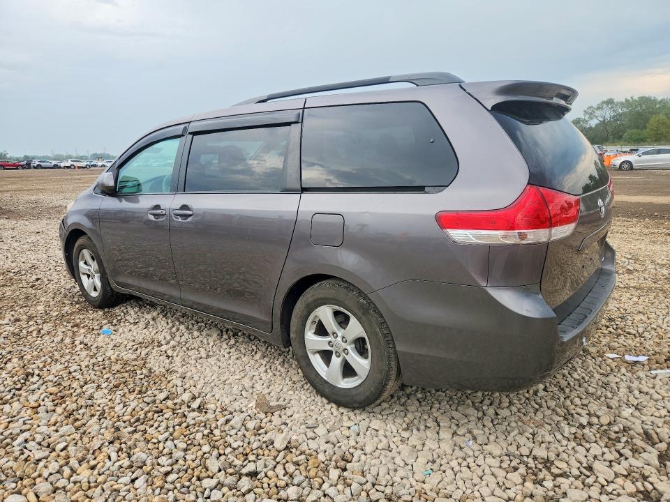 Photo 2 from auction – 2011 TOYOTA SIENNA with VIN 5TDKK3DCXBS100518