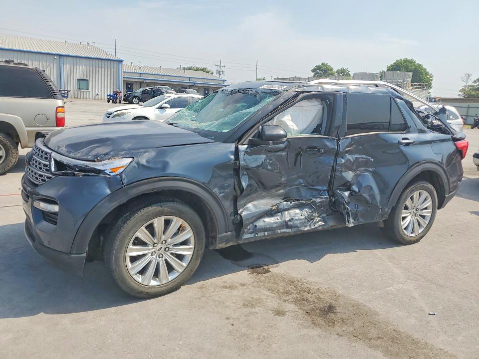 FORD EXPLORER 2022 with VIN 1FMSK8FH8NGA44806 - Photo from auction