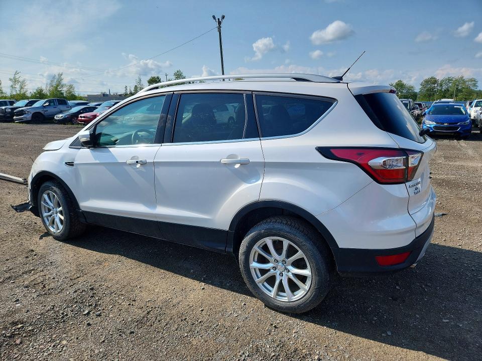 Foto 2 de la subasta – 2017 FORD ESCAPE con VIN 1FMCU9J98HUB69640