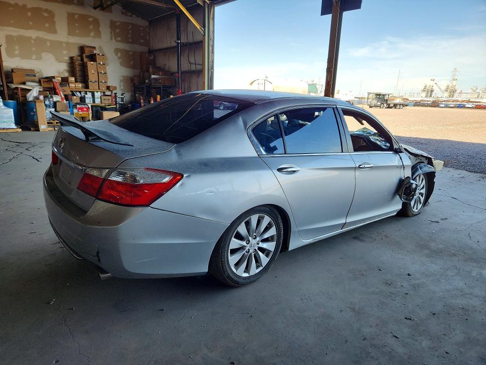 Photo 3 from auction – 2014 HONDA ACCORD with VIN 1HGCR2F78EA199353