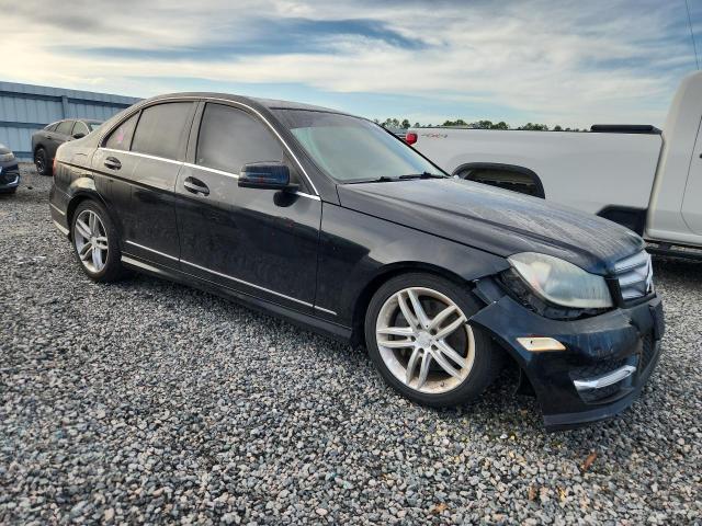 Photo 4 from auction – 2013 MERCEDES-BENZ C with VIN WDDGF8AB1DR288145