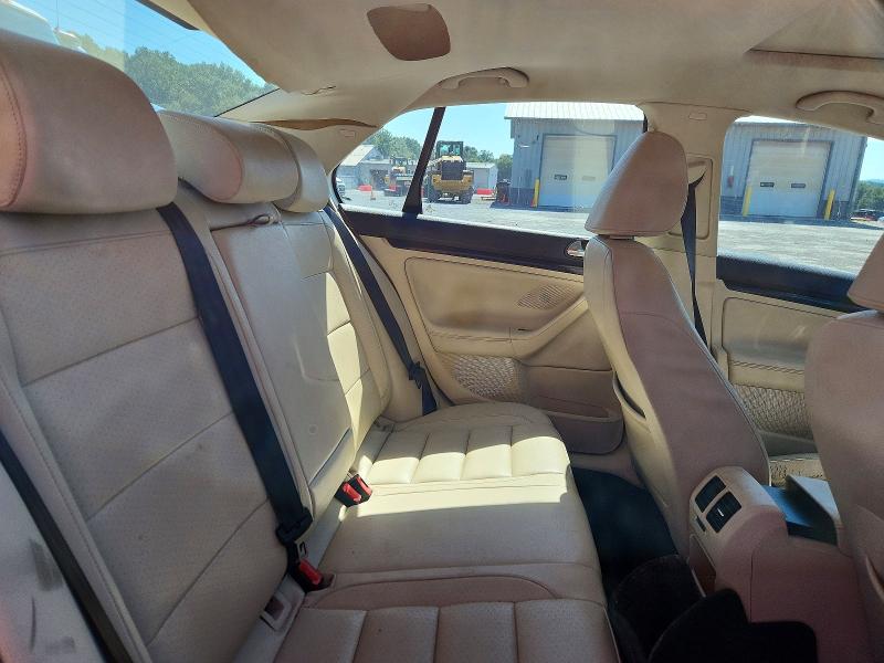Photo 10 from auction – 2010 VOLKSWAGEN JETTA with VIN 3VWRZ7AJ0AM033654