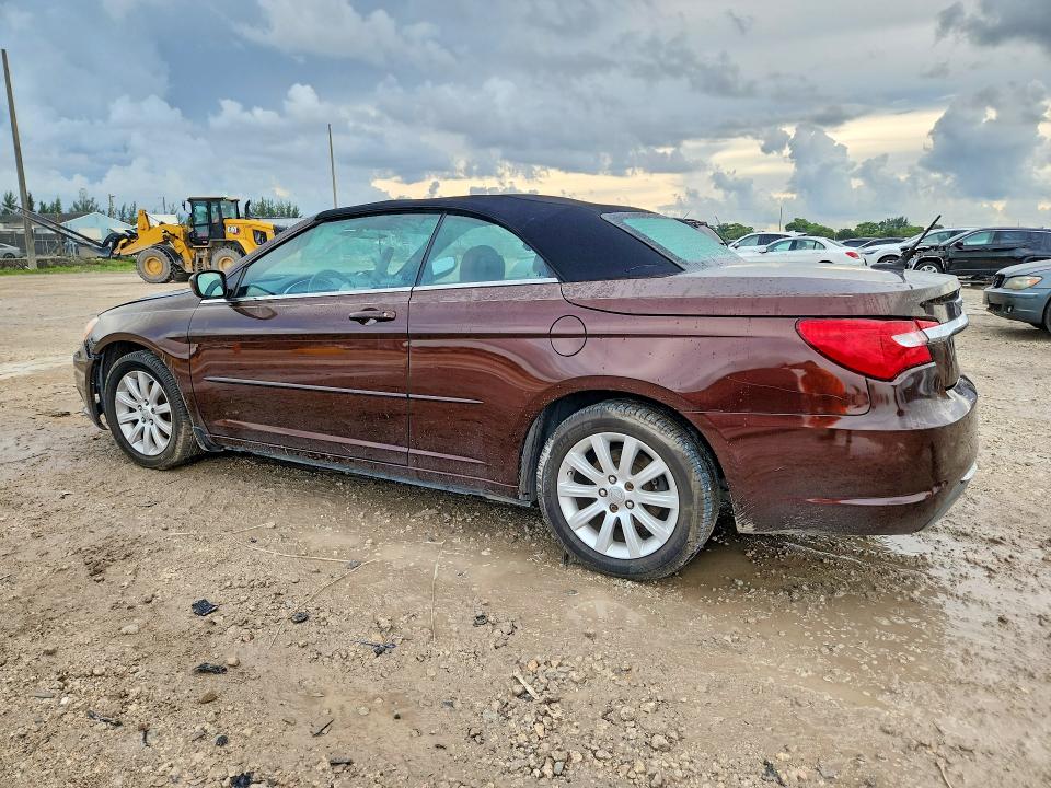 Photo 2 from auction – 2013 CHRYSLER 200 with VIN 1C3BCBEG9DN623518