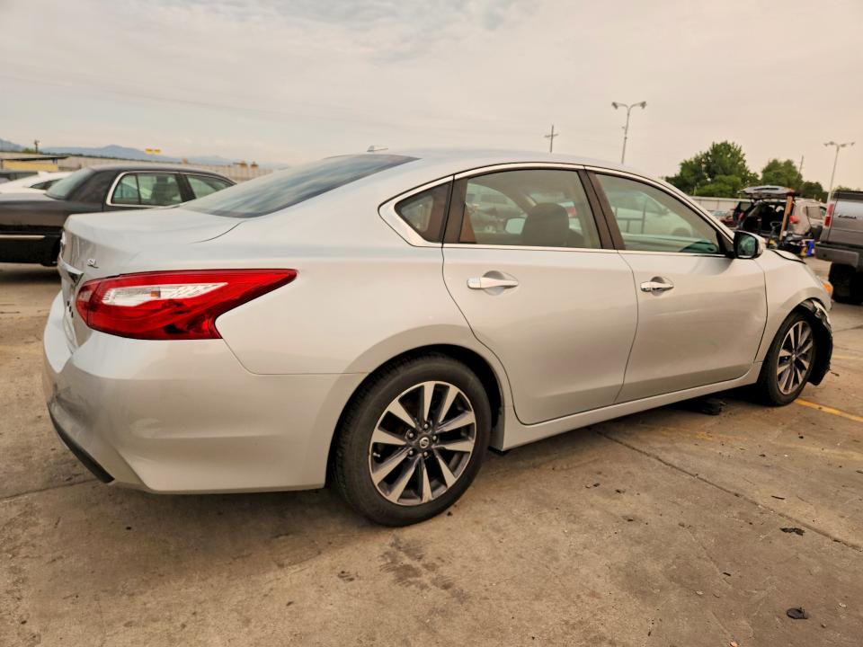 Photo 3 from auction – 2017 NISSAN ALTIMA with VIN 1N4AL3AP0HC250301